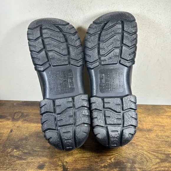 Birkenstock black water, slip resistant black Sandals Shoes Womens‎ Size 9