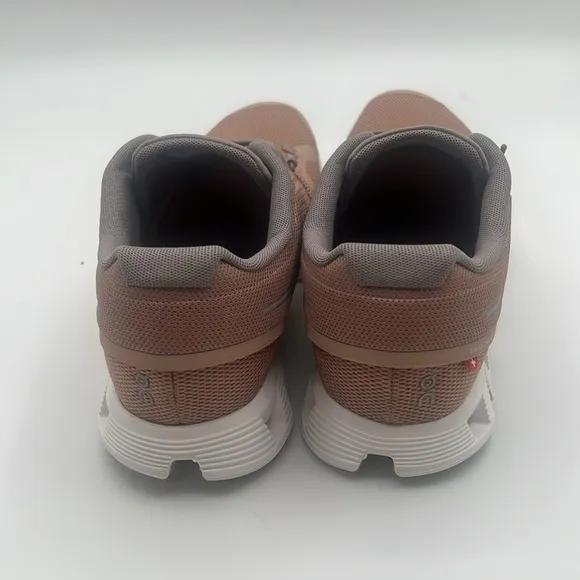 BNWT - ON CLOUD CLOUD 5 ROSEBROWN FOG - SIZE 10