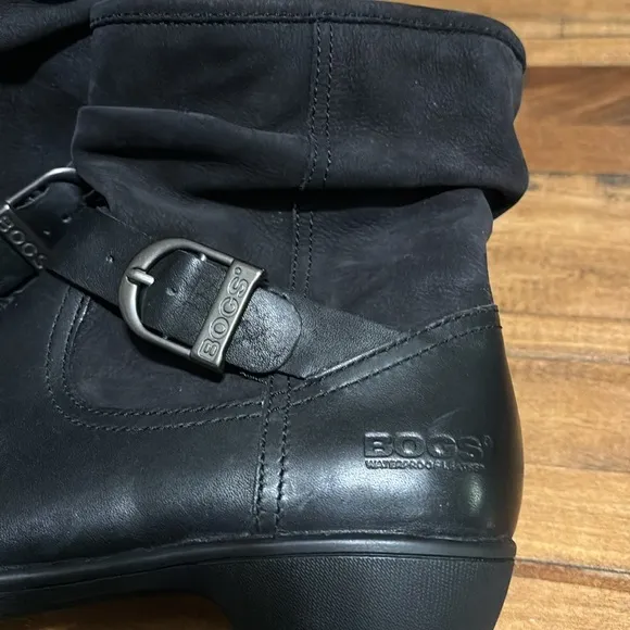 Bogs Cassie Low black leathers waterproof rain boots.