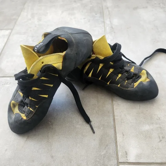 Boreal Stinger Fusion Rock Climbing Shoes Size 7 1/2 US, Yellow Black Lace up