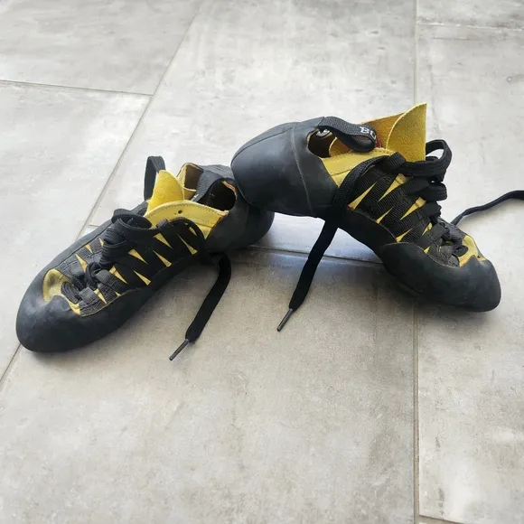 Boreal Stinger Fusion Rock Climbing Shoes Size 7 1/2 US, Yellow Black Lace up