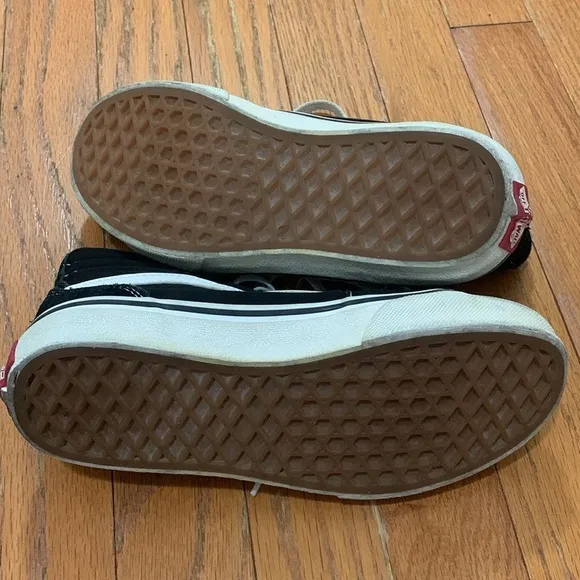 Boys Vans Black &amp; White  High Top Shoes Size 3 EUC