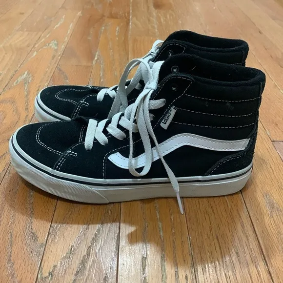 Boys Vans Black &amp; White  High Top Shoes Size 3 EUC