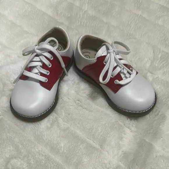 Brand new Footmates white and red saddle oxfords size 5