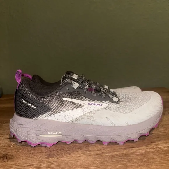 Brooks Cascadia 17 Womens 9.5 Shoes Running Trail Gray Purple 1203921B028