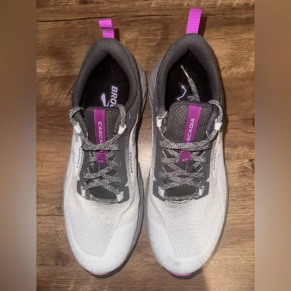 Brooks Cascadia 17 Womens 9.5 Shoes Running Trail Gray Purple 1203921B028