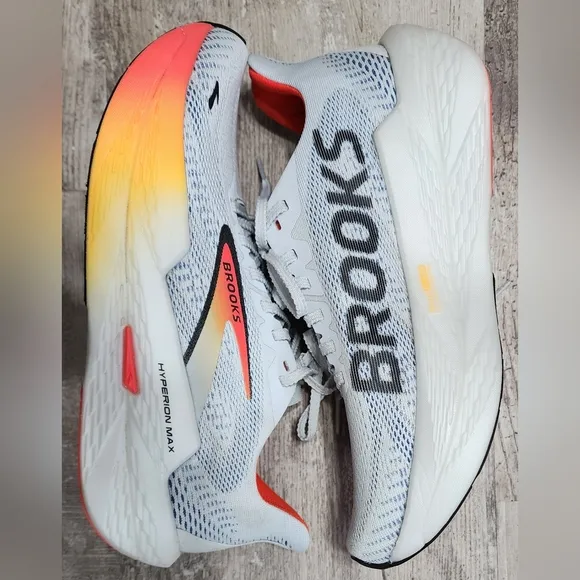 Brooks Running Shoes Hyperion Max 2 Illusion Coral Black Size 9B Women's