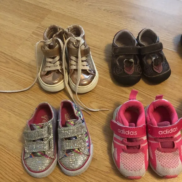 Bundle of girls shoes size 5/5.5