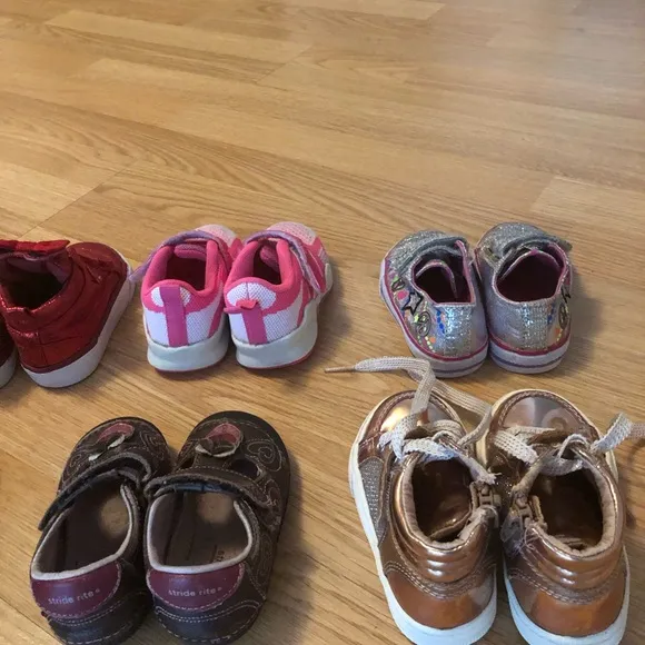 Bundle of girls shoes size 5/5.5