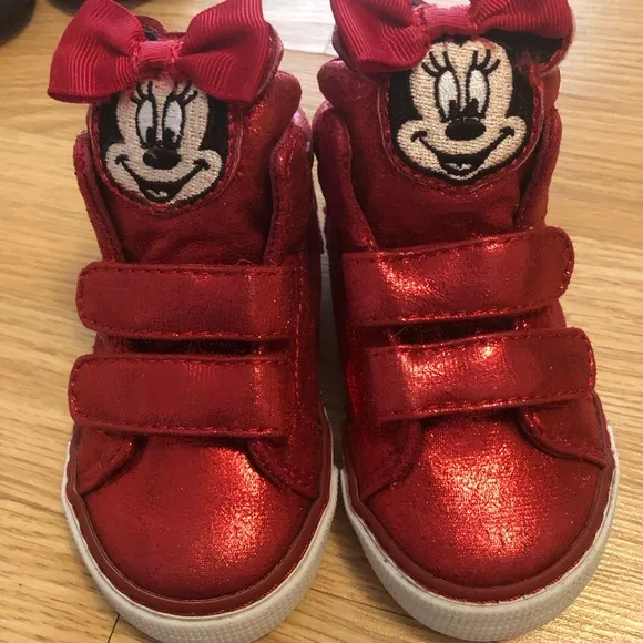 Bundle of girls shoes size 5/5.5