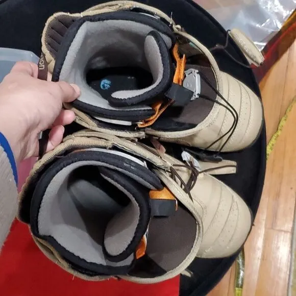 Burton Emerald Ski Or Snowboard Boots Women's Size 8
