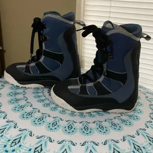 Burton youth snowboarding boots