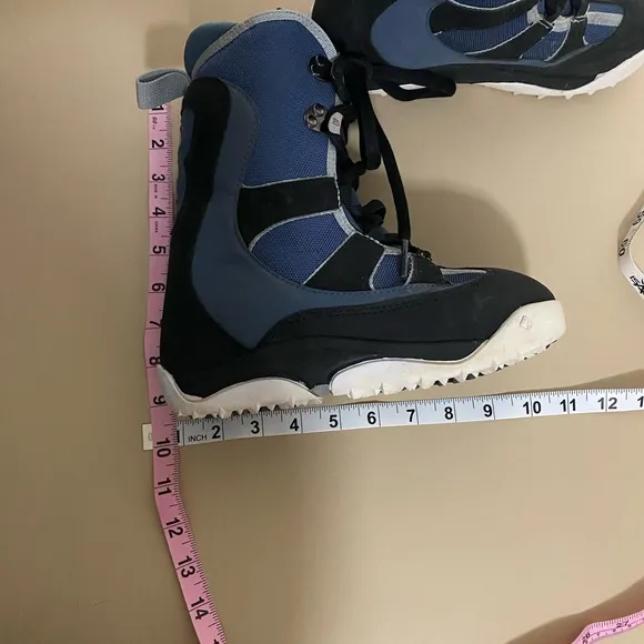 Burton youth snowboarding boots