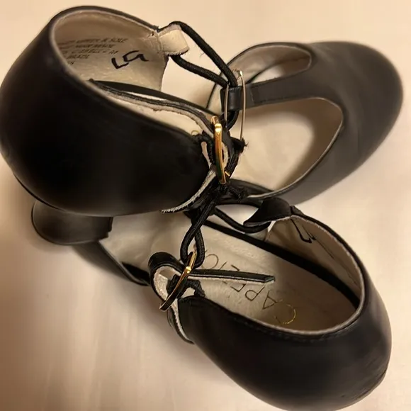 Capezio t strap character shoes NWOT