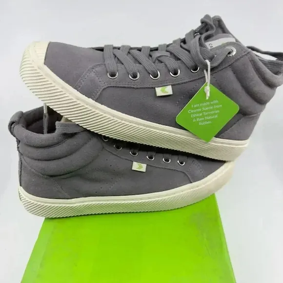 Cariuma Oca High Top Suede Sneaker Casual Shoes Lace-Up Gray Size 8 W / 6.5 M