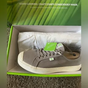 Cariuma Oca Low Shoes Gray W 10/M8.5 NWT