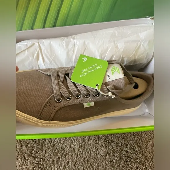 Cariuma Oca Low Shoes Gray W 10/M8.5 NWT