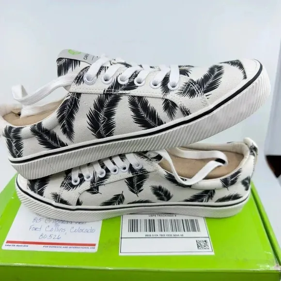 Cariuma Oca Low Top Palm Trees Sneaker Casual Shoes Off White Black Size 9.5/11