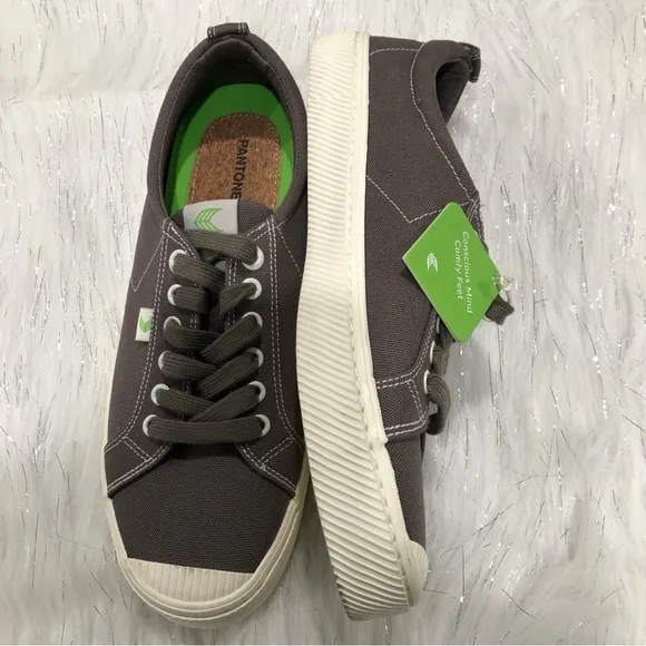 CARIUMA SNEAKERS MIGTH BE MY FAVORITE SHOES OF ALL TIME.SIZE