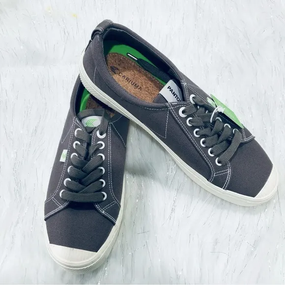 CARIUMA SNEAKERS MIGTH BE MY FAVORITE SHOES OF ALL TIME.SIZE