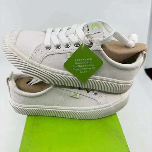 Cariuma Unisex Oca Low Canvas Sneaker Casual Shoes Lace-Up Off-White Size 4/5.5