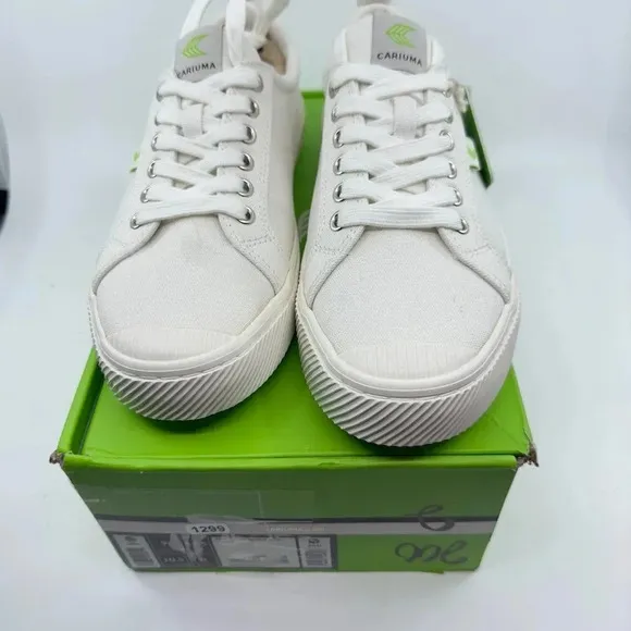 Cariuma Unisex Oca Low Canvas Sneaker Casual Shoes Lace-Up Off-White Size 9/10.5