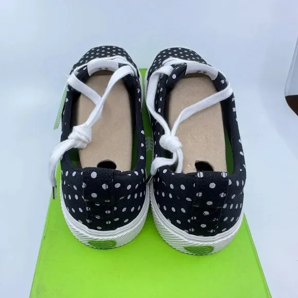 Cariuma Unisex Oca Low Canvas Sneaker Shoes Black White Polka Dots Size 10/11.5