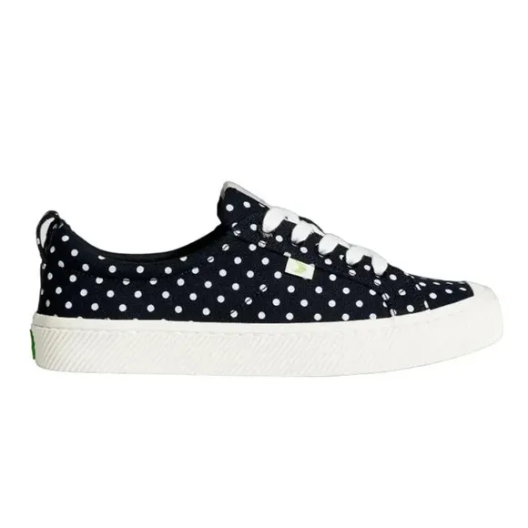 Cariuma Unisex Oca Low Canvas Sneaker Shoes Black White Polka Dots Size 4.5/6