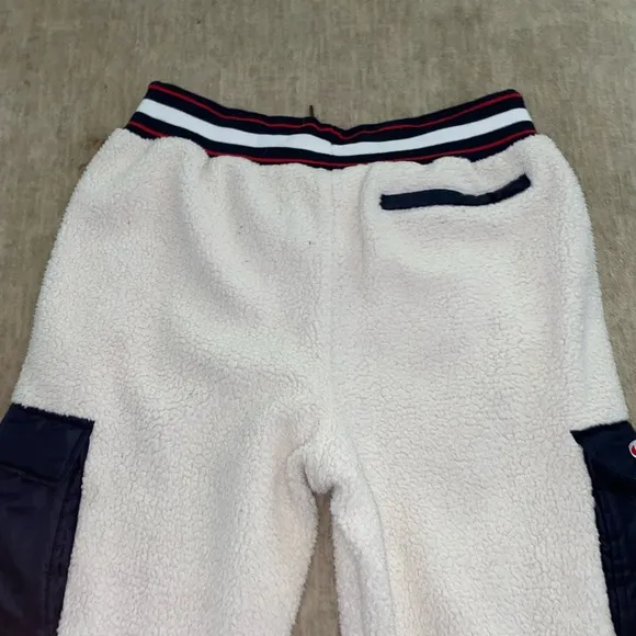 Champion fuzzy Sweatpants.