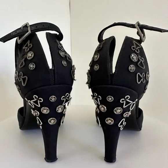 CHANEL 3.5-inch black shoes in size 7(37).