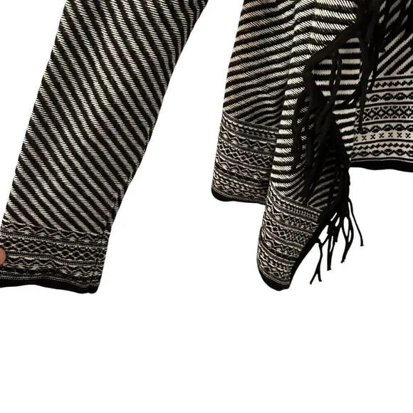 Chicos Ski Trails Demi Jacquard Black White Open Cardigan Tassles Size 0 - XS