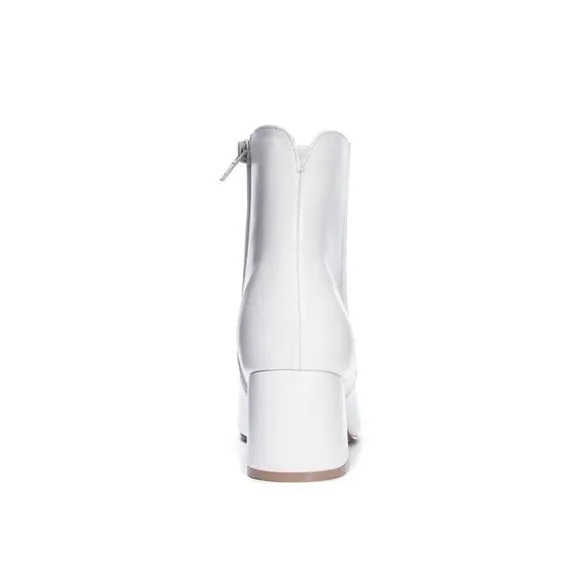Chinese Laundry Davinna Bootie, Size 7 Womens Ankle Boots White Shoes
