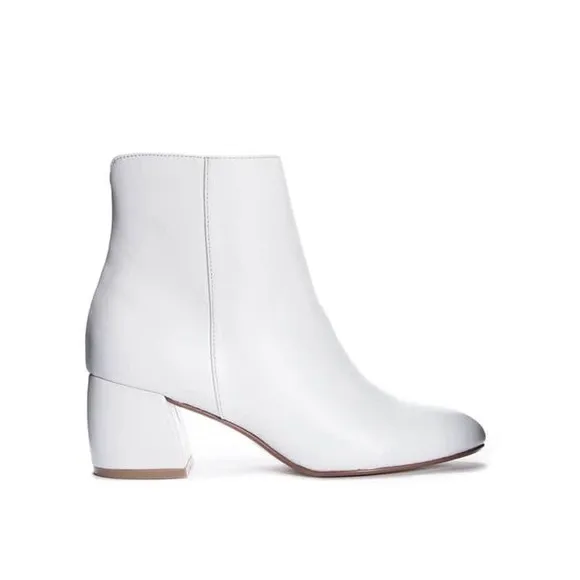 Chinese Laundry Davinna Bootie, Size 7 Womens Ankle Boots White Shoes