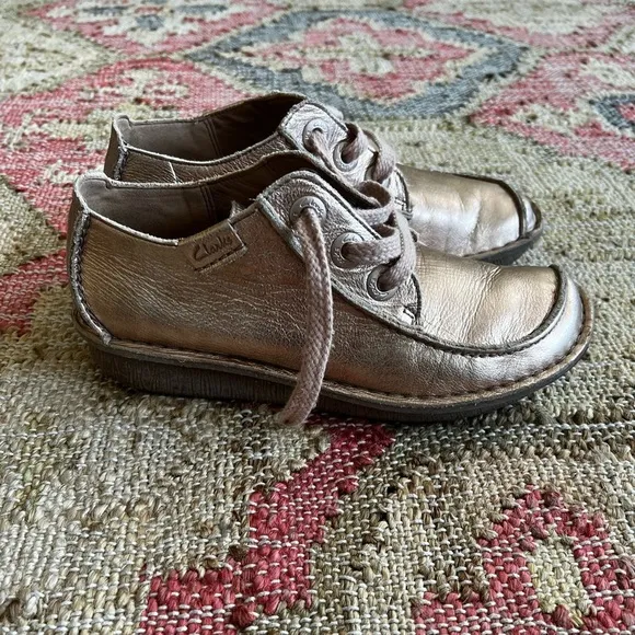Clark's Unstructured Women’s Funny Dream, Derby Rose, Size 8, EUC, gold moccasin