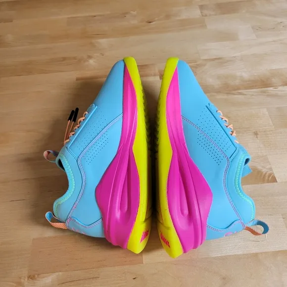 Clove  Supernova Women's 9 Shoes