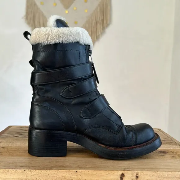 Coach Black Leather White Shearling Silver Hardware Zip Moto Biker Boot Size 7