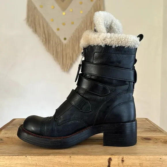 Coach Black Leather White Shearling Silver Hardware Zip Moto Biker Boot Size 7