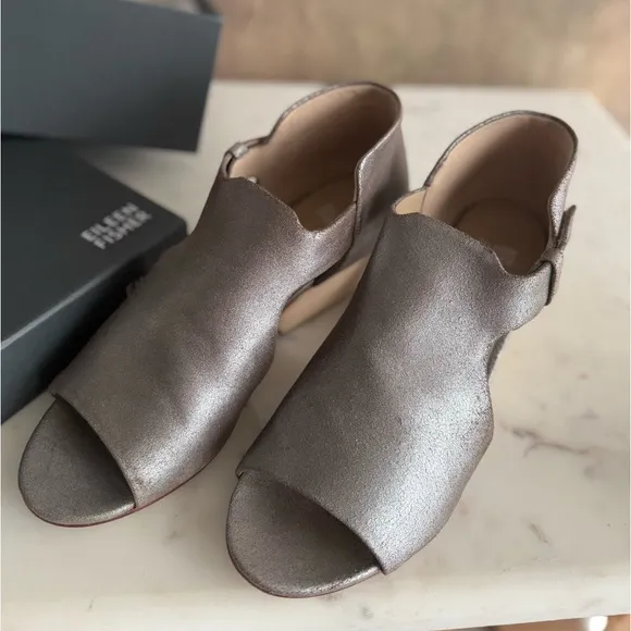 Comfortable shoes! Velcro closure! Leather shoes