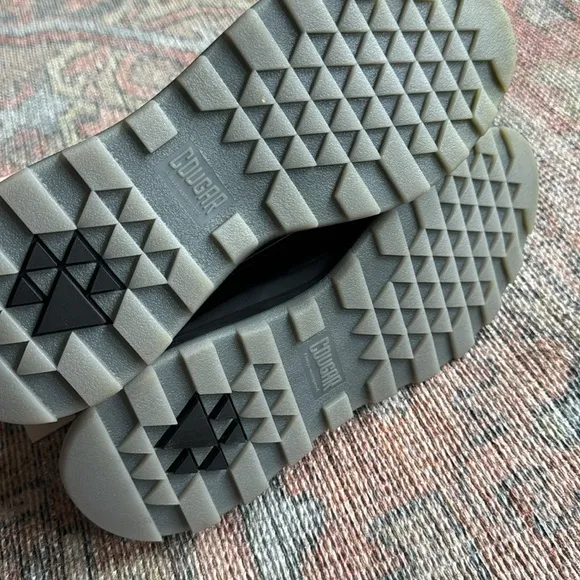 Cougar Rain Runner Sneaker Rave
