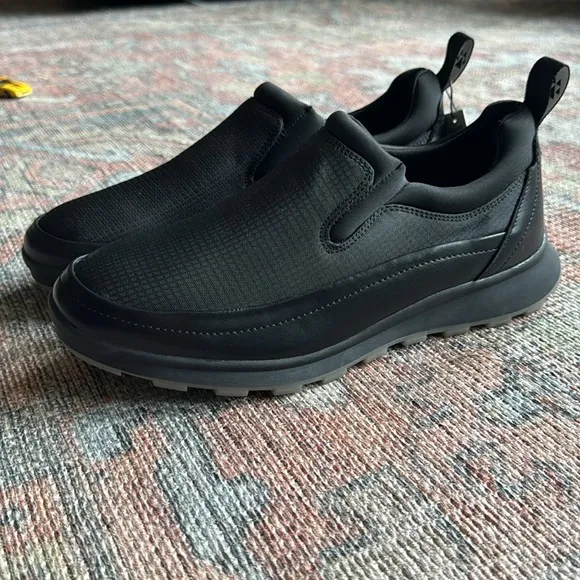 Cougar Rain Runner Sneaker Rave