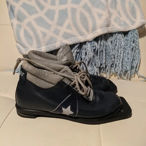 Cross Country 3 pin Ski Boots W 5