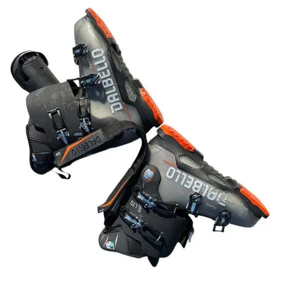 Dalbello Avanti 100 men’s size 10 ski boots.