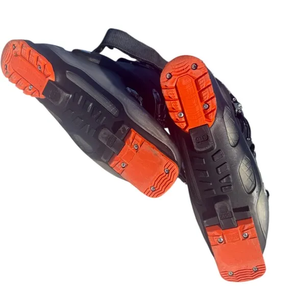 Dalbello Avanti 100 men’s size 10 ski boots.
