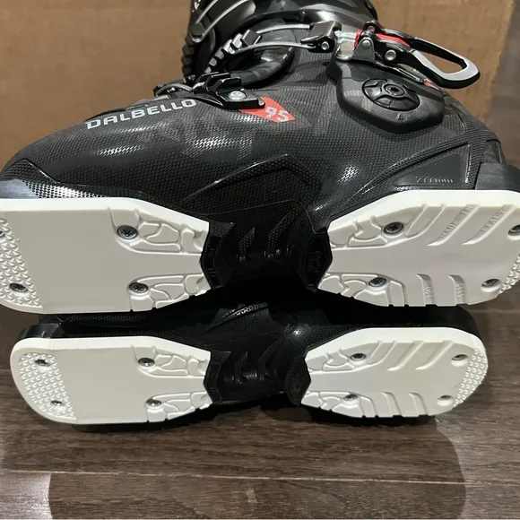 Dalbello Chakra 95 Women's Ski Boots, Size 6, Size 23.5, Brand New