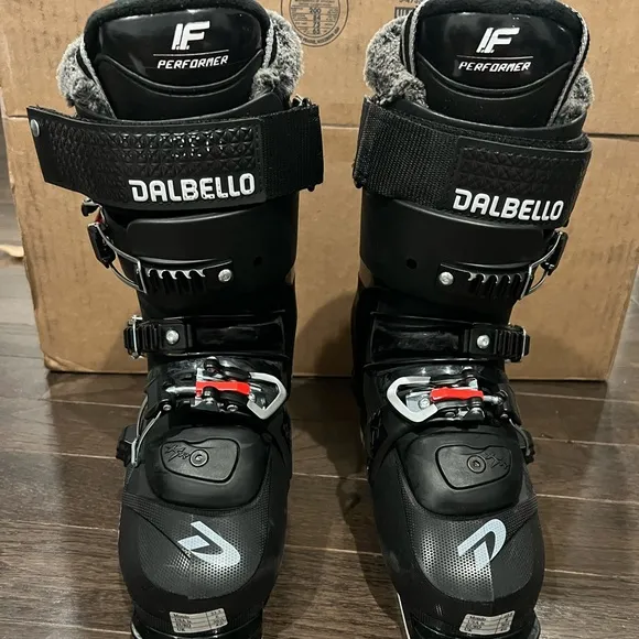 Dalbello Chakra 95 Women's Ski Boots, Size 6, Size 23.5, Brand New