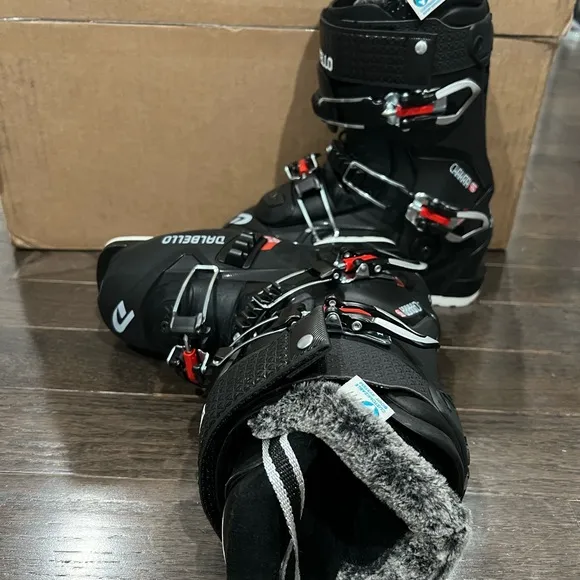 Dalbello Chakra 95 Women's Ski Boots, Size 6, Size 23.5, Brand New