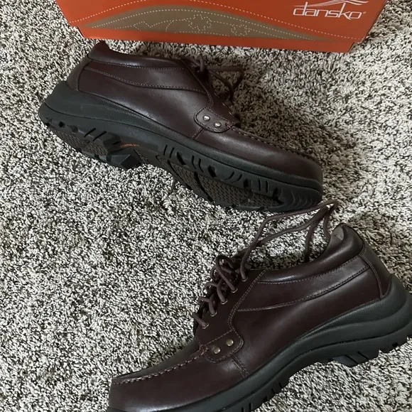 Dansko. Men’s shoes. Various sizes.
