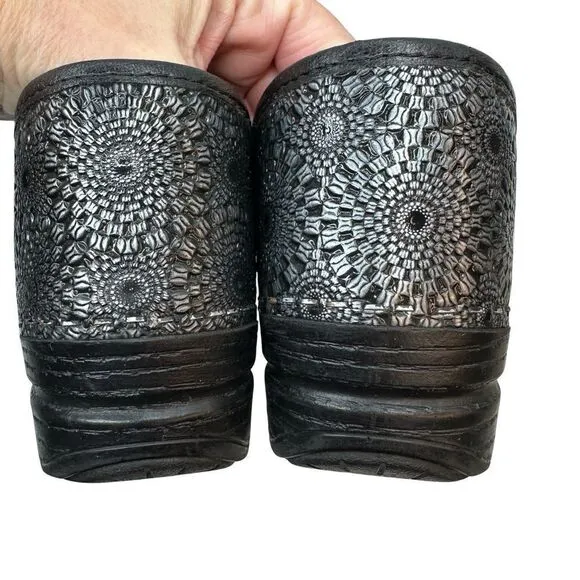 Dansko Pro XP Black Silver Medallion Embossed Patent Clog Sz US 7.5 8 EU 38