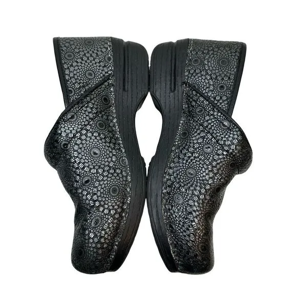 Dansko Pro XP Black Silver Medallion Embossed Patent Clog Sz US 7.5 8 EU 38