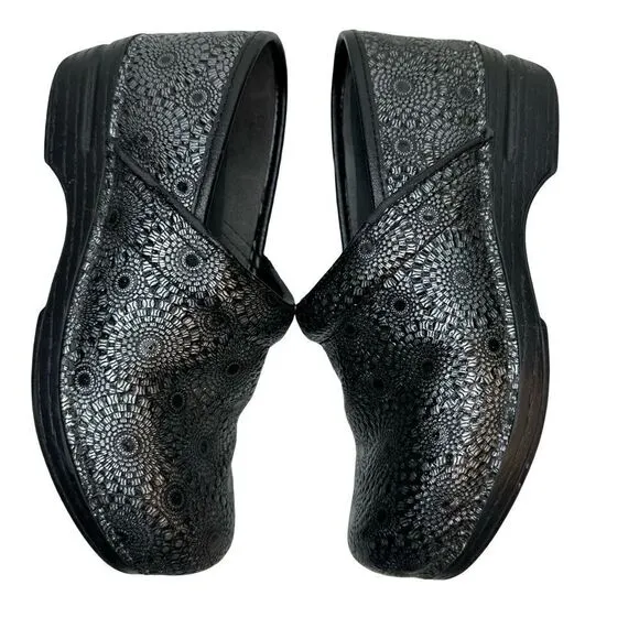 Dansko Pro XP Black Silver Medallion Embossed Patent Clog Sz US 7.5 8 EU 38